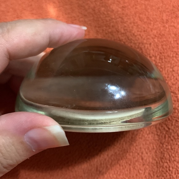 Vintage 1973 … Mother dear… glass dome paperweight by Joan Walsh Anglund - Picture 5 of 5